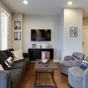 https://condo-10-vibrant-property-close-to-vandy-and-broadway.nashville-hotels.org