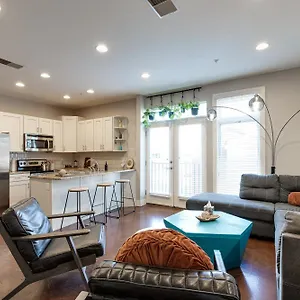 https://condo-6-stylish-condo-minutes-to-broadway.nashville-hotels.org